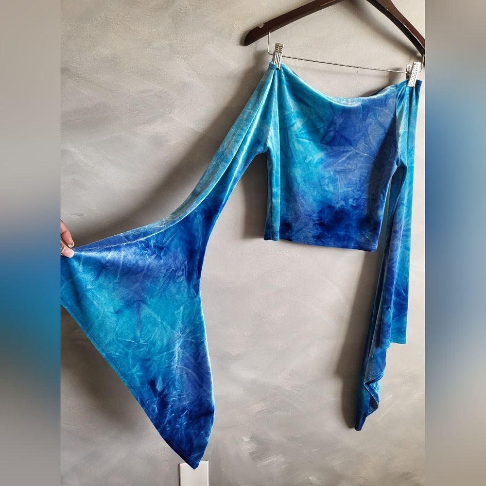LONG SLEEVE TYE DYE GYPSY SLEEVE TOP Size L/XL